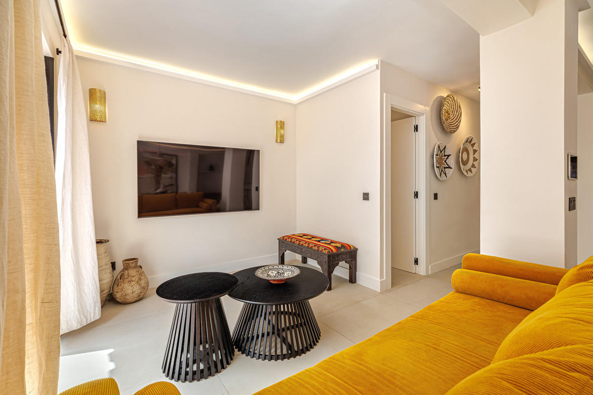 3 Bed Apartment for sale in Marbella Costa Del Sol, Málaga, Spain