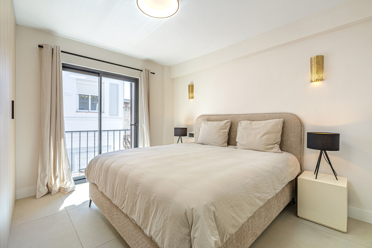 3 Bed Apartment for sale in Marbella Costa Del Sol, Málaga, Spain