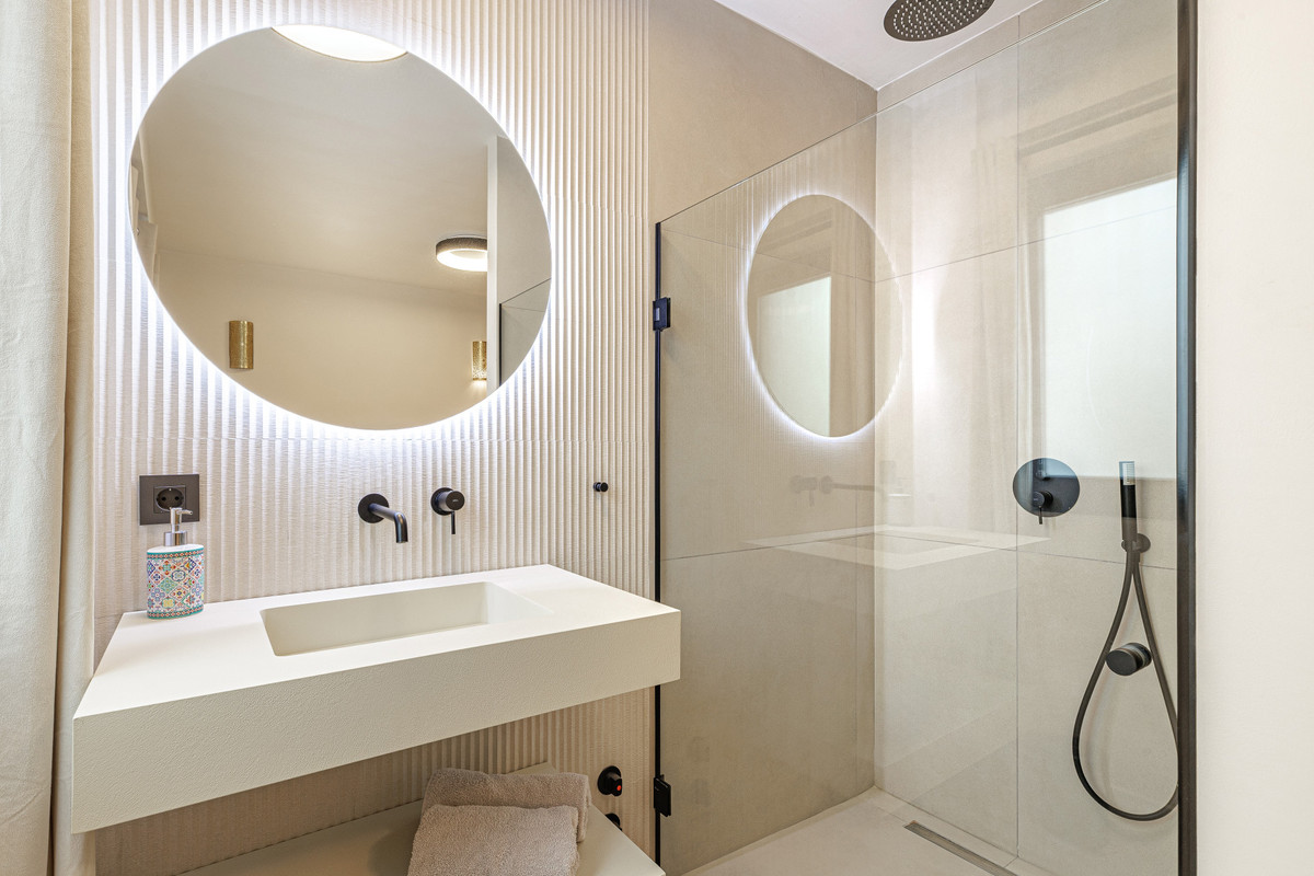 3 Bed Apartment for sale in Marbella Costa Del Sol, Málaga, Spain