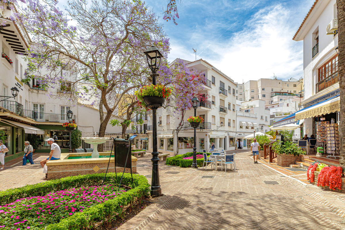 3 Bed Apartment for sale in Marbella Costa Del Sol, Málaga, Spain