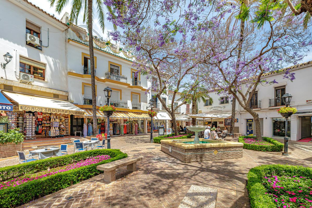3 Bed Apartment for sale in Marbella Costa Del Sol, Málaga, Spain