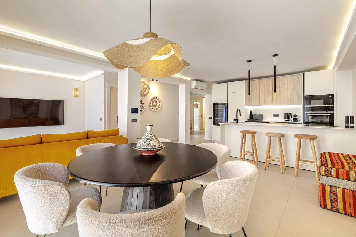 3 Bed Apartment for sale in Marbella Costa Del Sol, Málaga, Spain