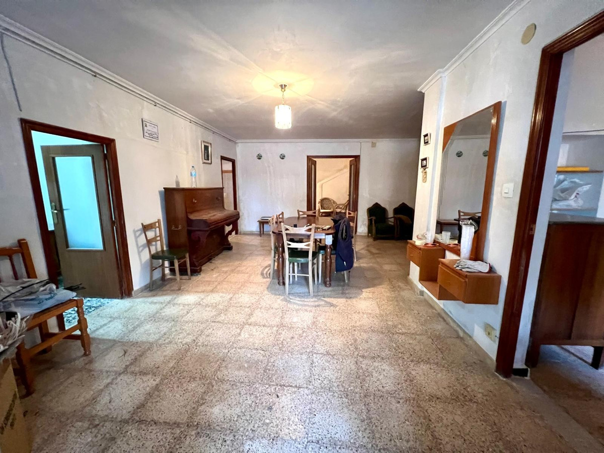 10 Bed Townhouse for sale in Monóvar Costa Blanca, Alicante, Spain