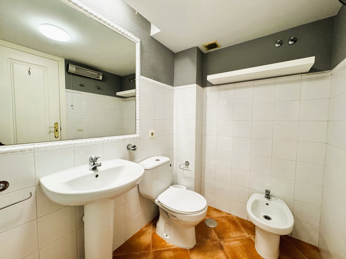 Se vende Apartamento Planta Media de 2 dormitorios en Costa Del Sol, Málaga, España