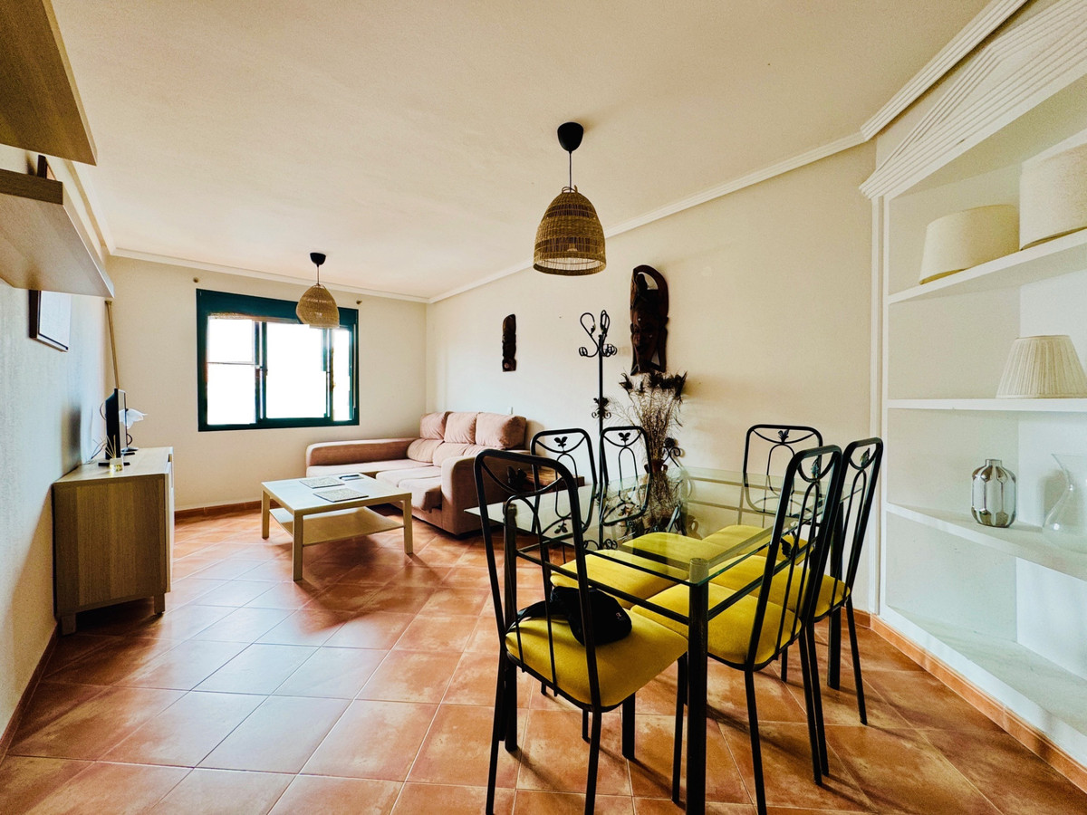 Se vende Apartamento Planta Media de 2 dormitorios en Costa Del Sol, Málaga, España
