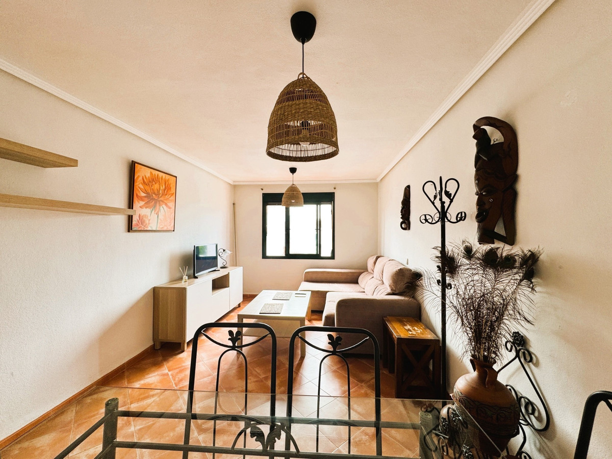 Se vende Apartamento Planta Media de 2 dormitorios en Costa Del Sol, Málaga, España