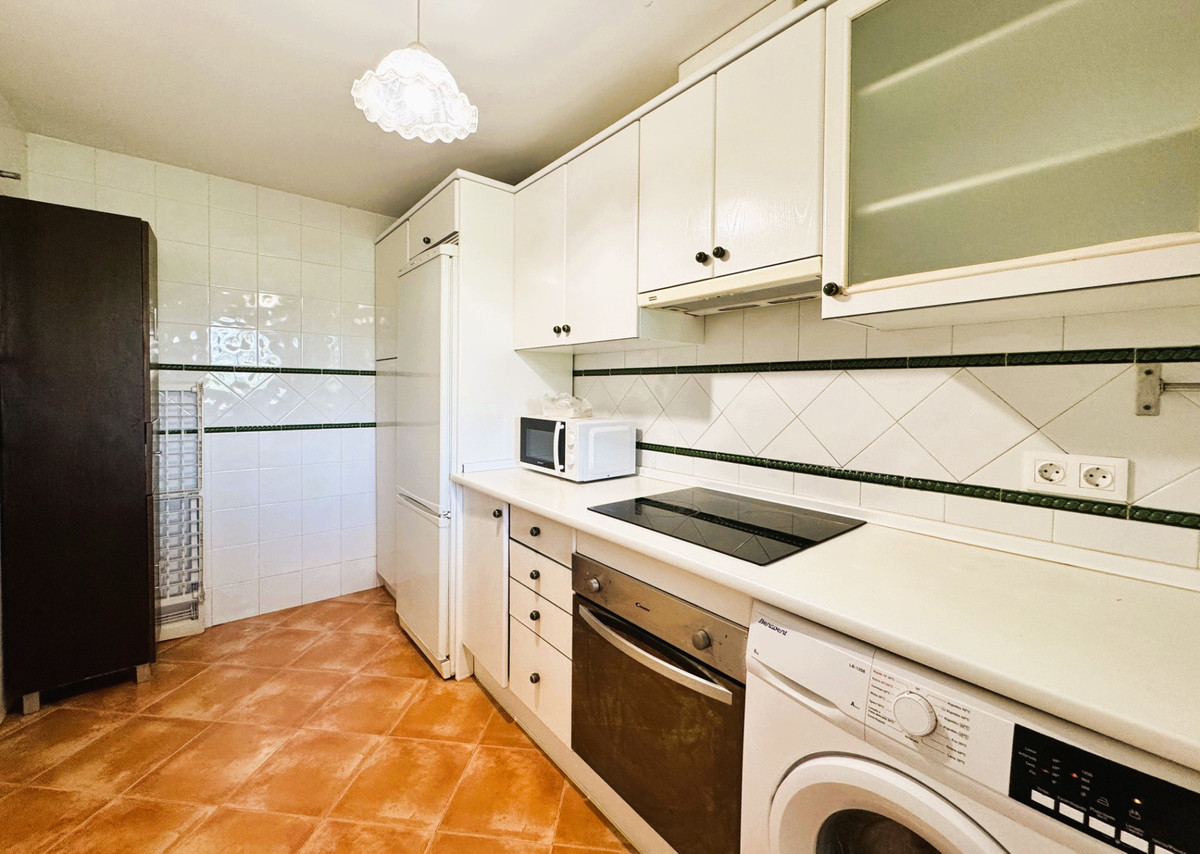 Se vende Apartamento Planta Media de 2 dormitorios en Costa Del Sol, Málaga, España