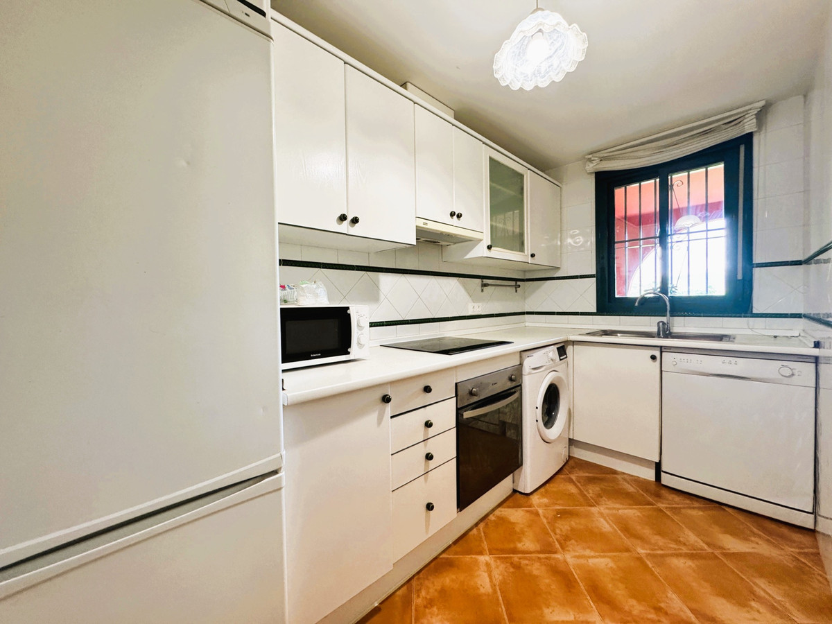 Se vende Apartamento Planta Media de 2 dormitorios en Costa Del Sol, Málaga, España