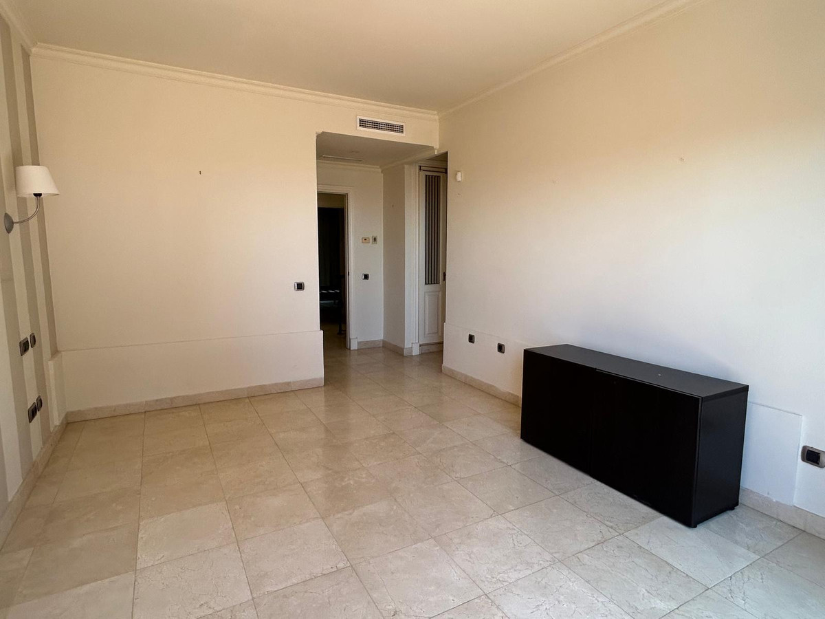 4 Bed Townhouse for sale in The Golden Mile Costa Del Sol, Málaga, Spain
