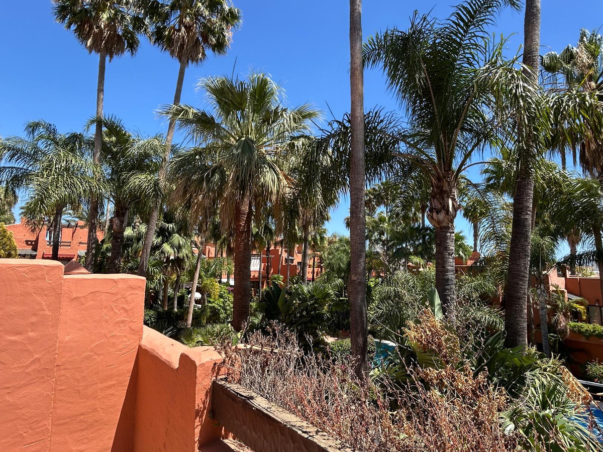 4 Bed Townhouse for sale in The Golden Mile Costa Del Sol, Málaga, Spain