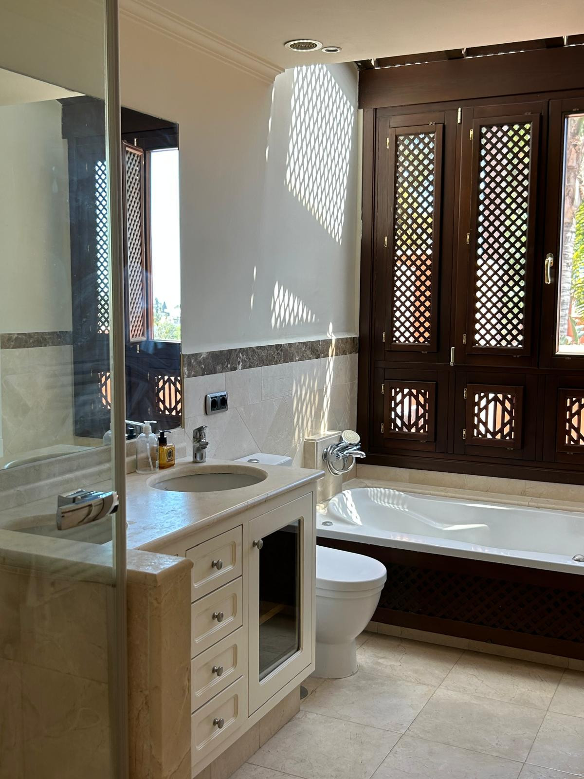4 Bed Townhouse for sale in The Golden Mile Costa Del Sol, Málaga, Spain