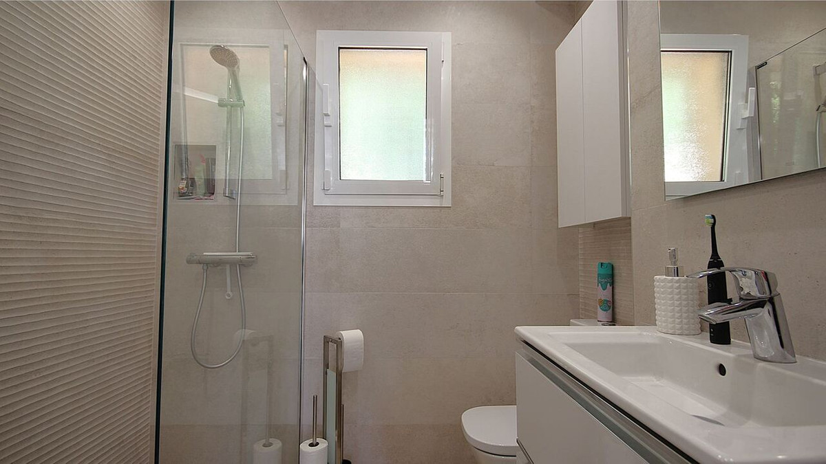 Se vende Villa - Chalet de 4 dormitorios en Costa Blanca, Alicante, España