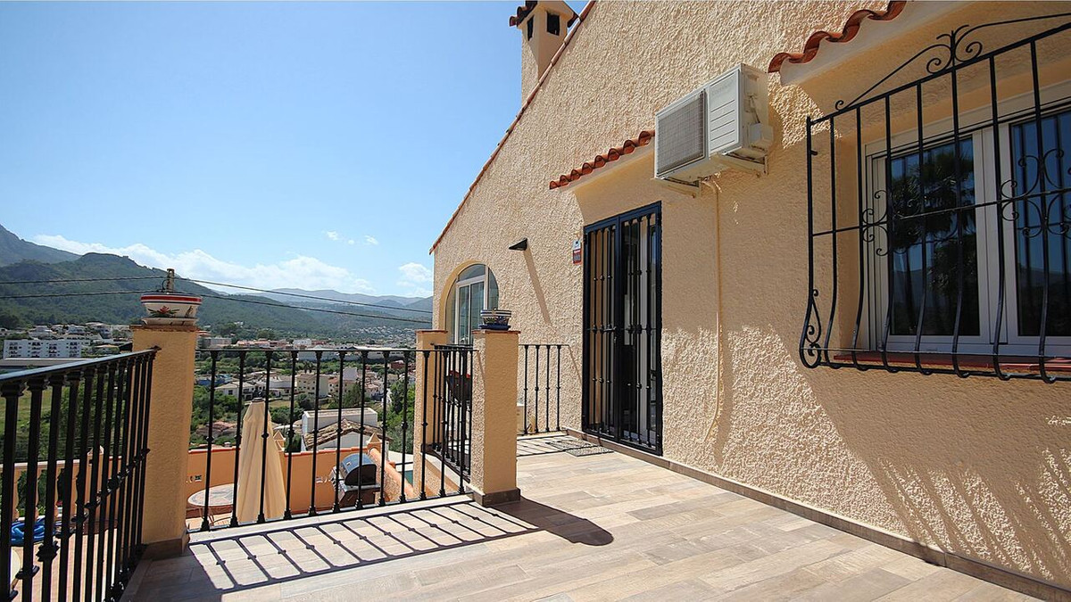 Se vende Villa - Chalet de 4 dormitorios en Costa Blanca, Alicante, España
