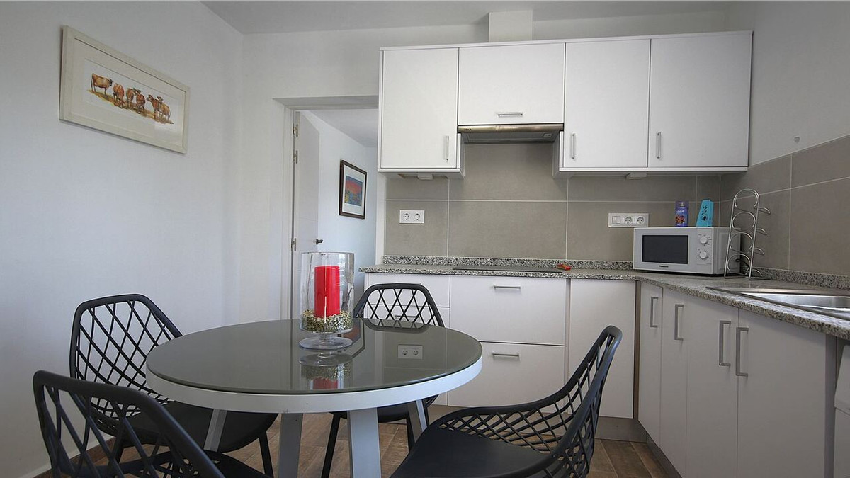 Se vende Villa - Chalet de 4 dormitorios en Costa Blanca, Alicante, España