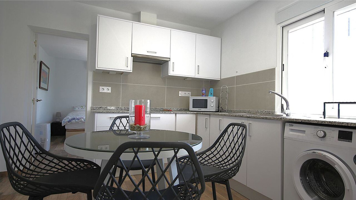 Se vende Villa - Chalet de 4 dormitorios en Costa Blanca, Alicante, España