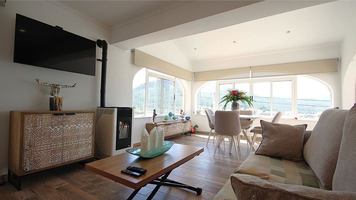Se vende Villa - Chalet de 4 dormitorios en Costa Blanca, Alicante, España