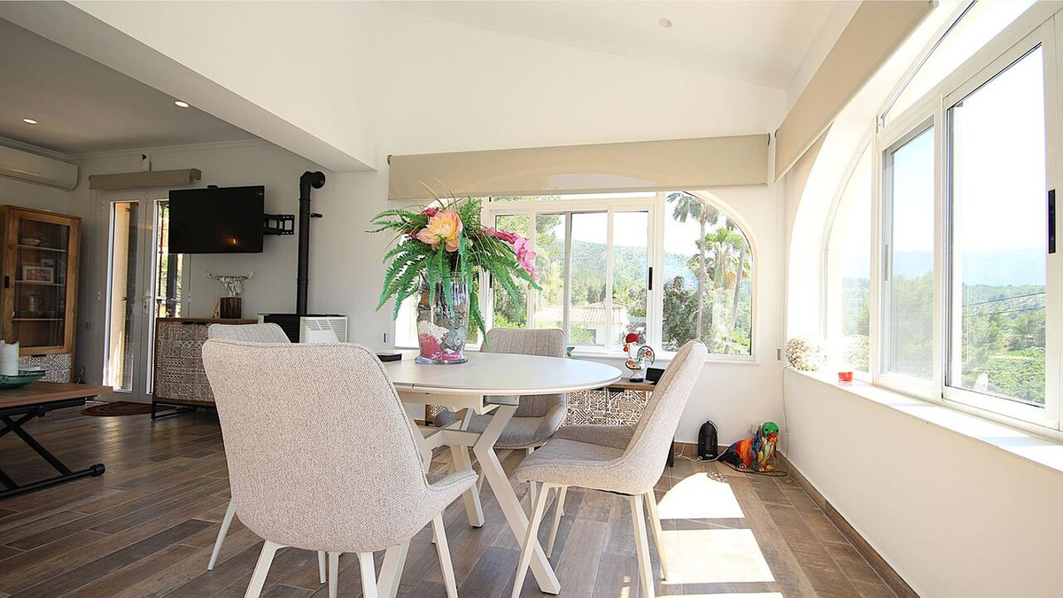 Se vende Villa - Chalet de 4 dormitorios en Costa Blanca, Alicante, España