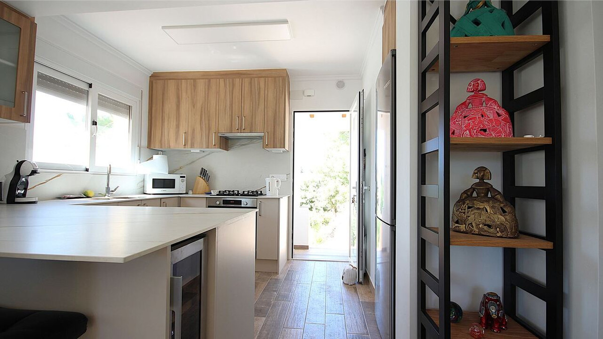 Se vende Villa - Chalet de 4 dormitorios en Costa Blanca, Alicante, España