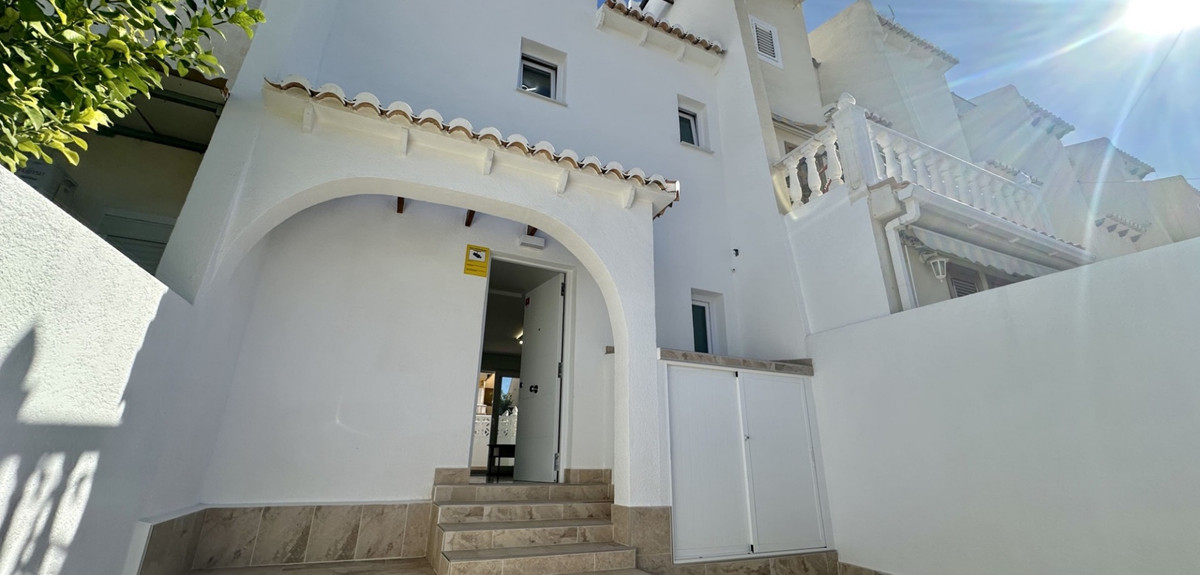 Se vende Adosada de 3 dormitorios en Costa Blanca, Alicante, España