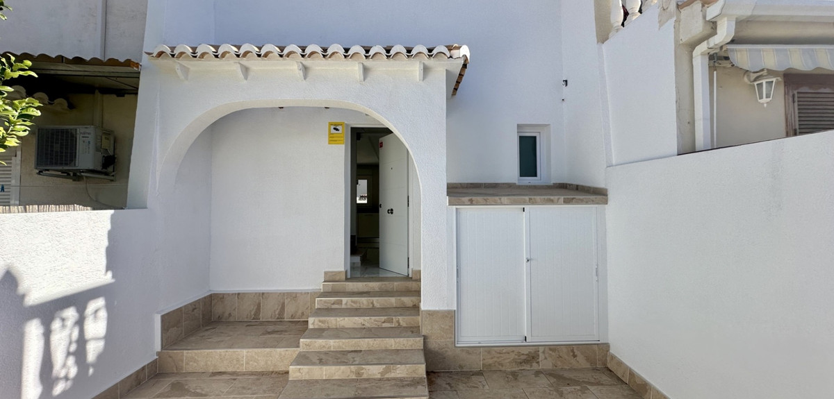Se vende Adosada de 3 dormitorios en Costa Blanca, Alicante, España