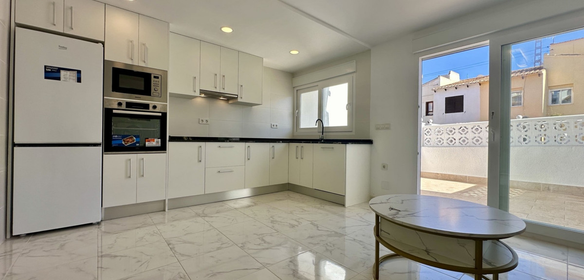 Se vende Adosada de 3 dormitorios en Costa Blanca, Alicante, España
