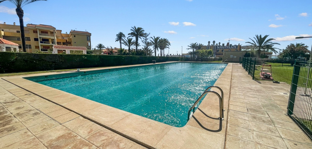 Se vende Apartamento Planta Baja de 2 dormitorios en Costa Blanca, Alicante, España