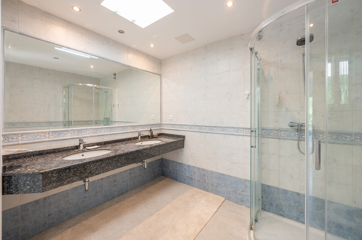 4 Bed Townhouse for sale in Marbella Costa Del Sol, Málaga, Spain