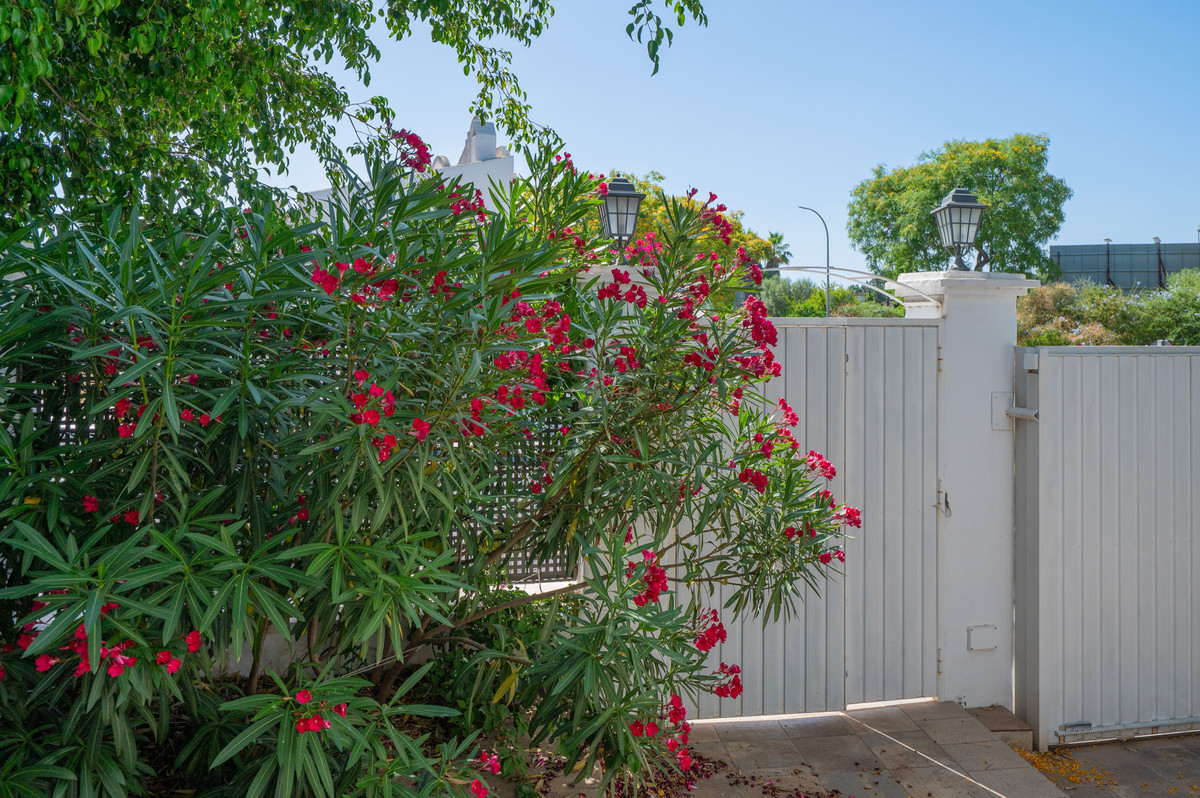 4 Bed Townhouse for sale in Marbella Costa Del Sol, Málaga, Spain