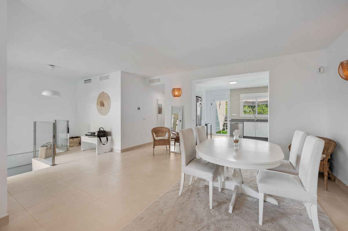 4 Bed Townhouse for sale in Marbella Costa Del Sol, Málaga, Spain