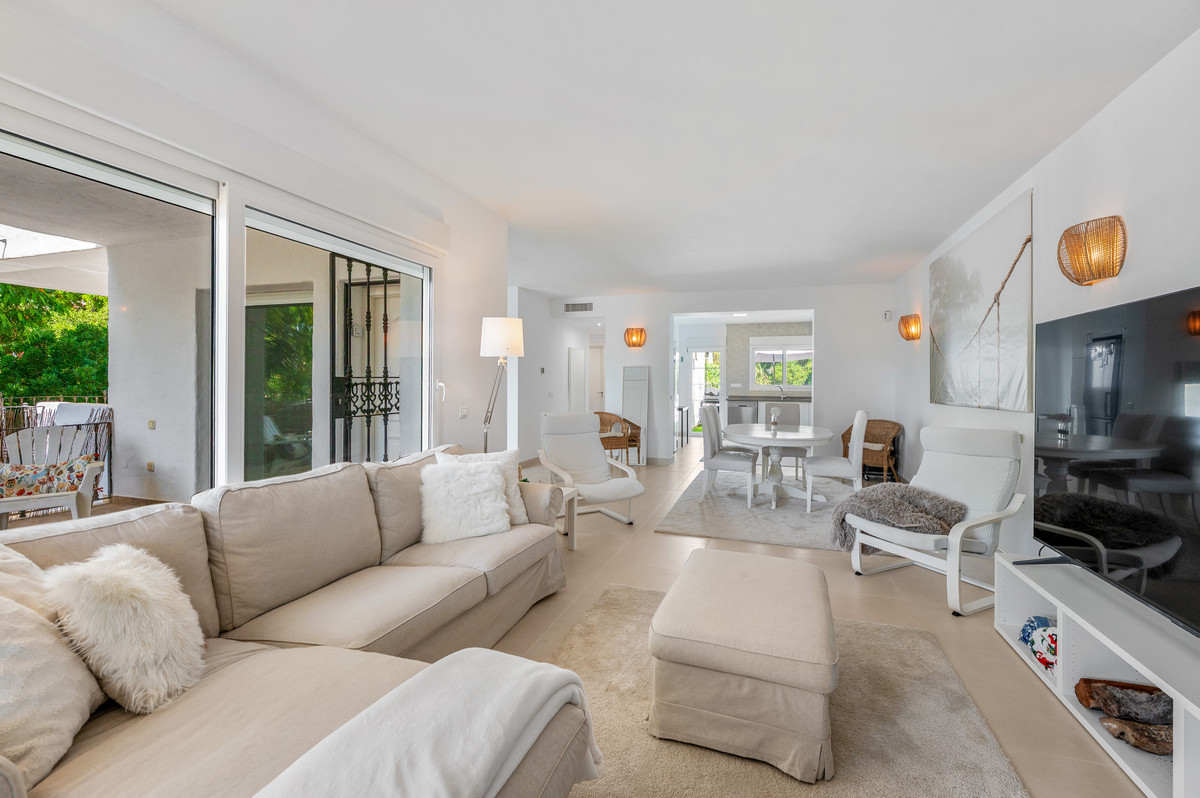 4 Bed Townhouse for sale in Marbella Costa Del Sol, Málaga, Spain