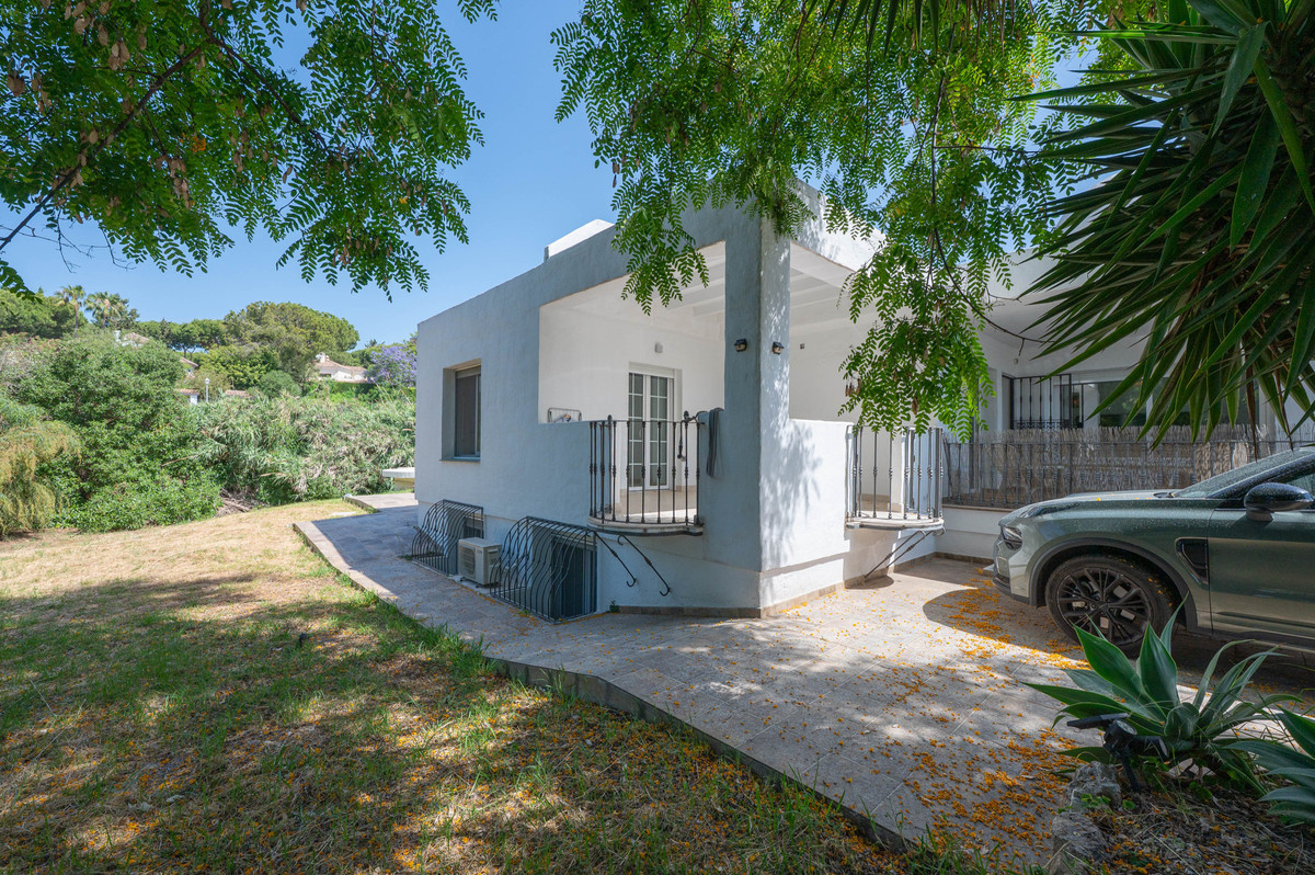4 Bed Townhouse for sale in Marbella Costa Del Sol, Málaga, Spain
