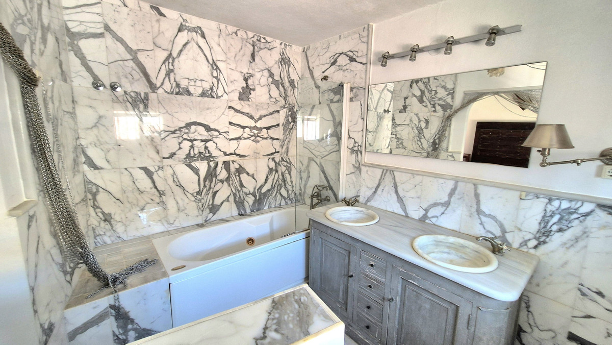 3 Bed Townhouse for sale in El Madroñal Costa Del Sol, Málaga, Spain
