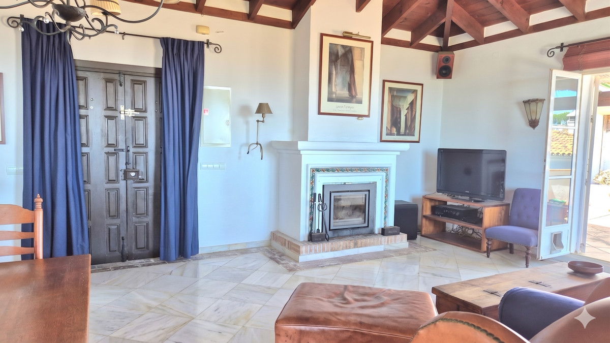 3 Bed Townhouse for sale in El Madroñal Costa Del Sol, Málaga, Spain