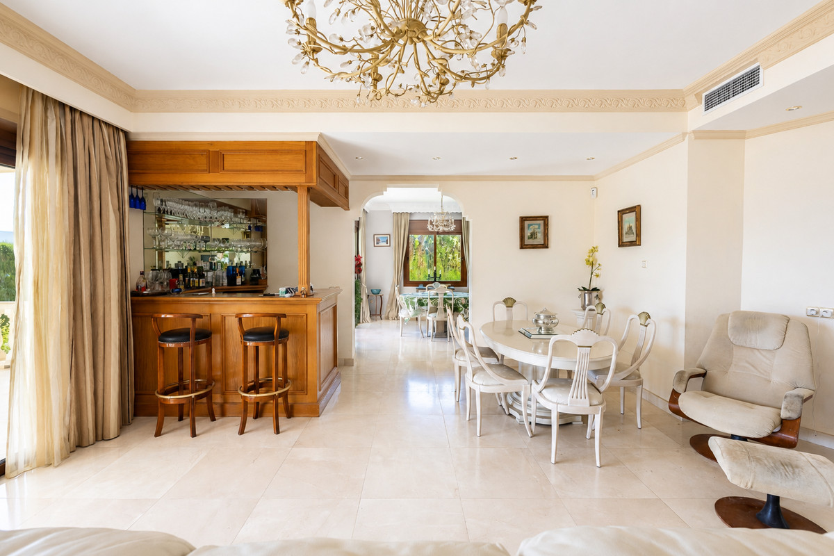5 Bed Townhouse for sale in La Quinta Costa Del Sol, Málaga, Spain