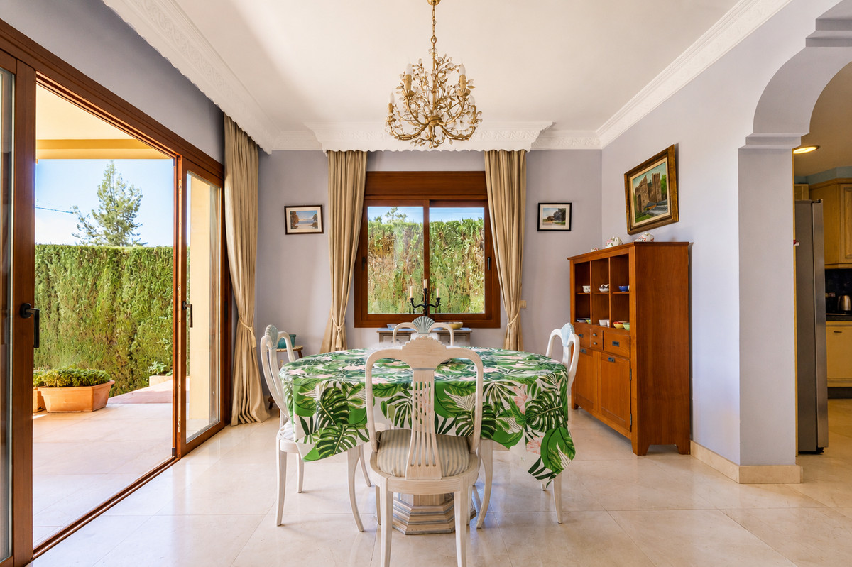5 Bed Townhouse for sale in La Quinta Costa Del Sol, Málaga, Spain