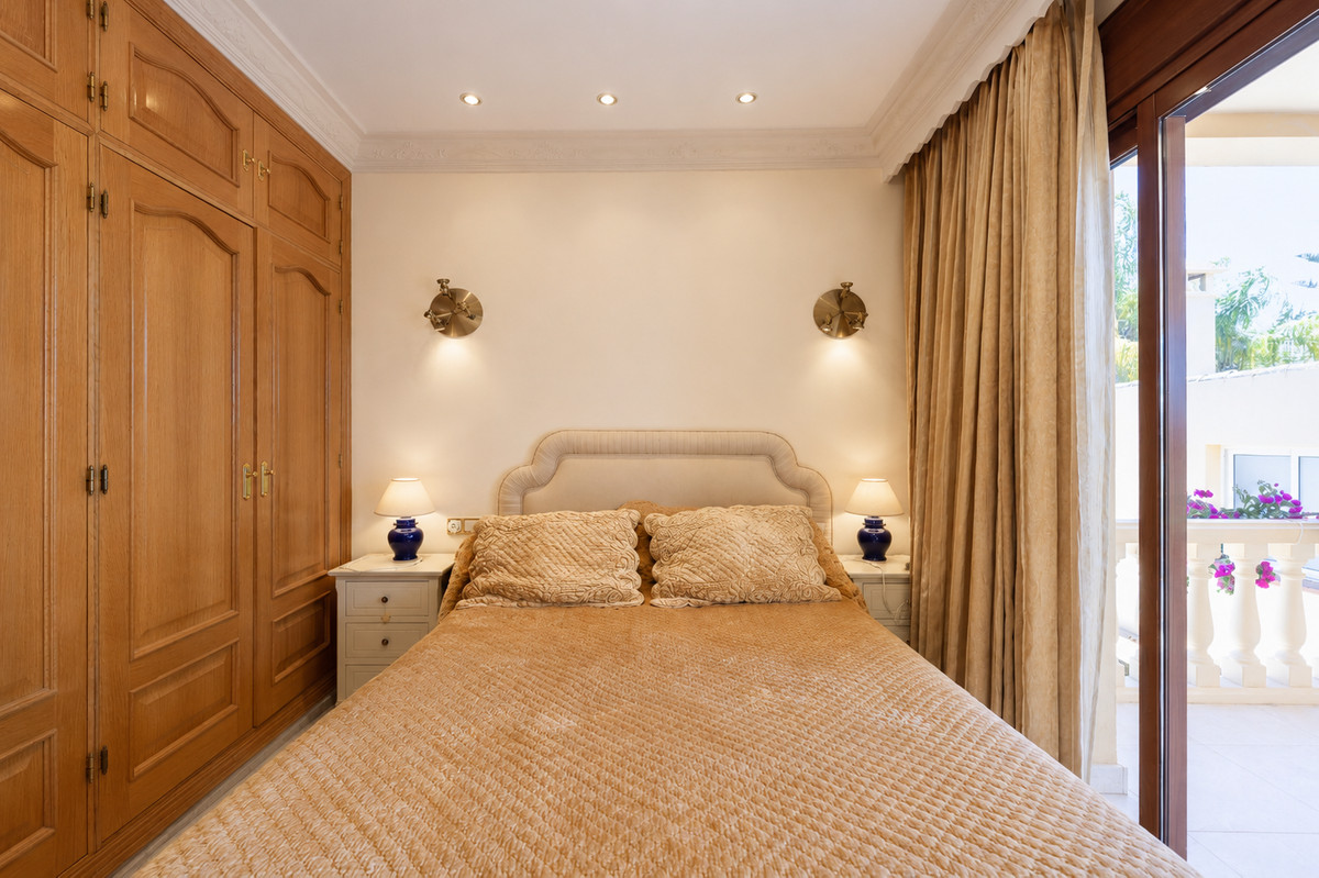 5 Bed Townhouse for sale in La Quinta Costa Del Sol, Málaga, Spain