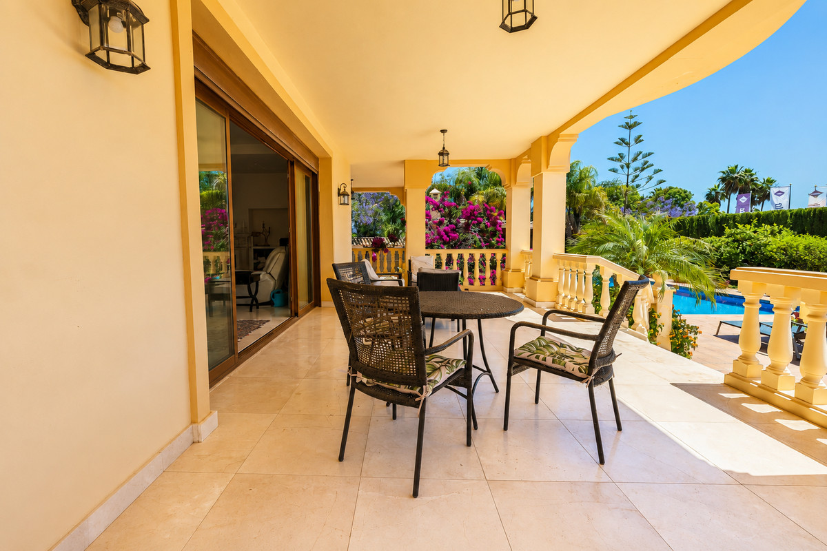 5 Bed Townhouse for sale in La Quinta Costa Del Sol, Málaga, Spain