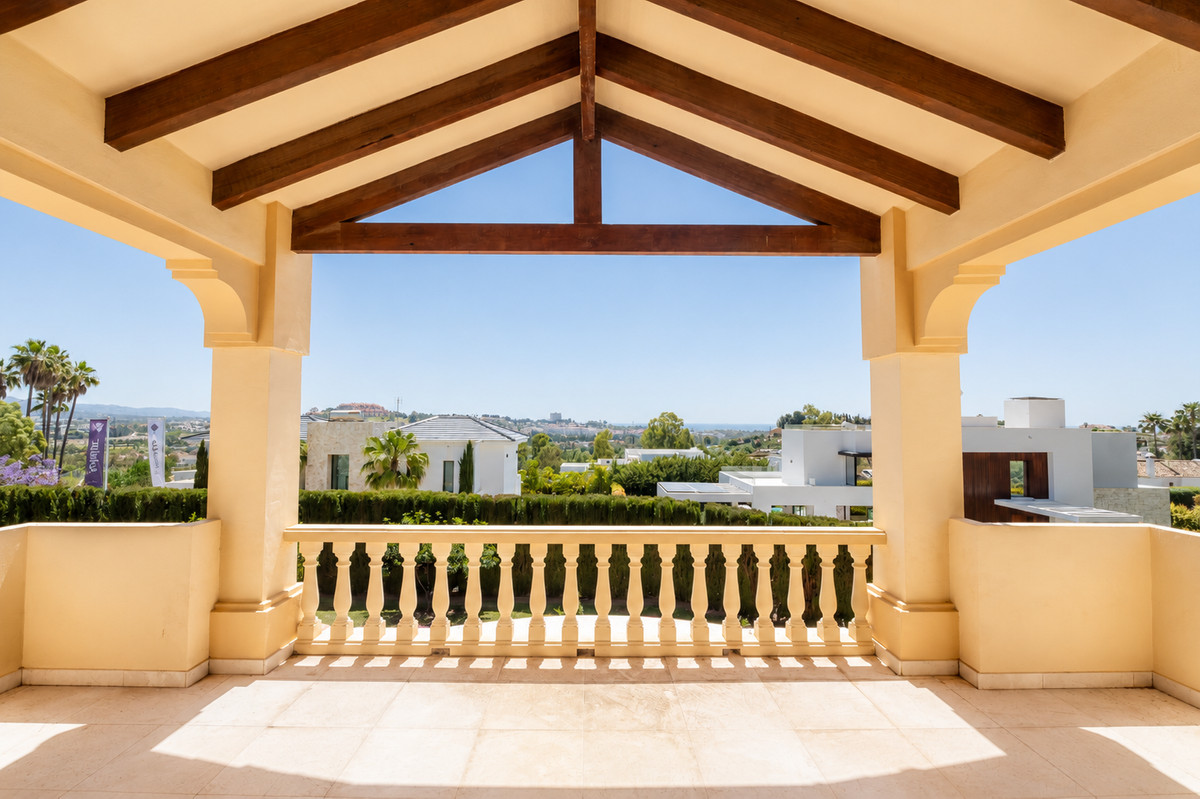 5 Bed Townhouse for sale in La Quinta Costa Del Sol, Málaga, Spain