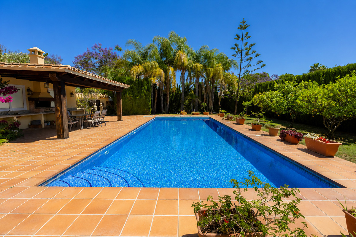 5 Bed Townhouse for sale in La Quinta Costa Del Sol, Málaga, Spain