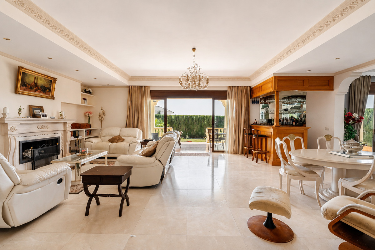 5 Bed Townhouse for sale in La Quinta Costa Del Sol, Málaga, Spain