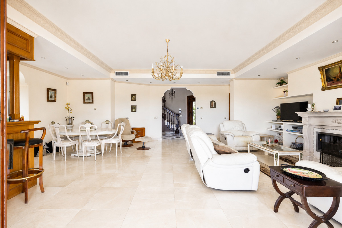 5 Bed Townhouse for sale in La Quinta Costa Del Sol, Málaga, Spain