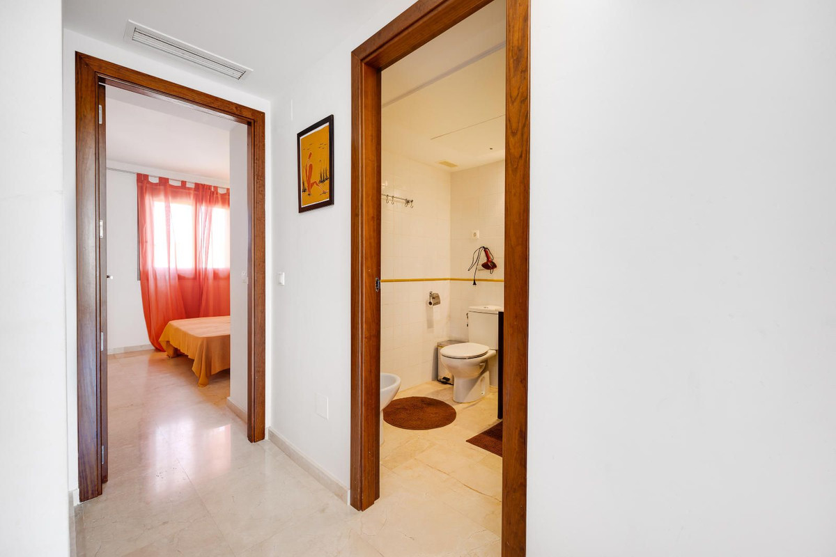 Se vende Apartamento Planta Media de 2 dormitorios en Costa Blanca, Alicante, España