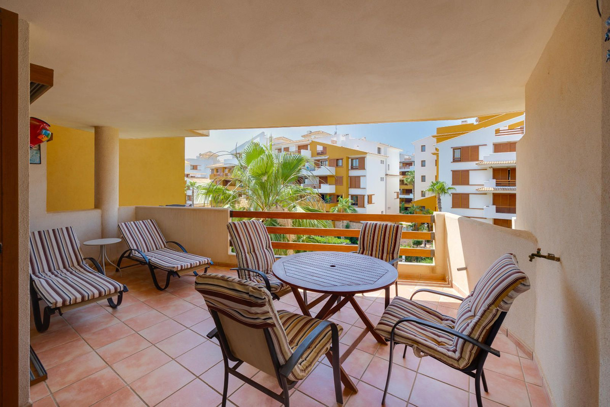 Se vende Apartamento Planta Media de 2 dormitorios en Costa Blanca, Alicante, España