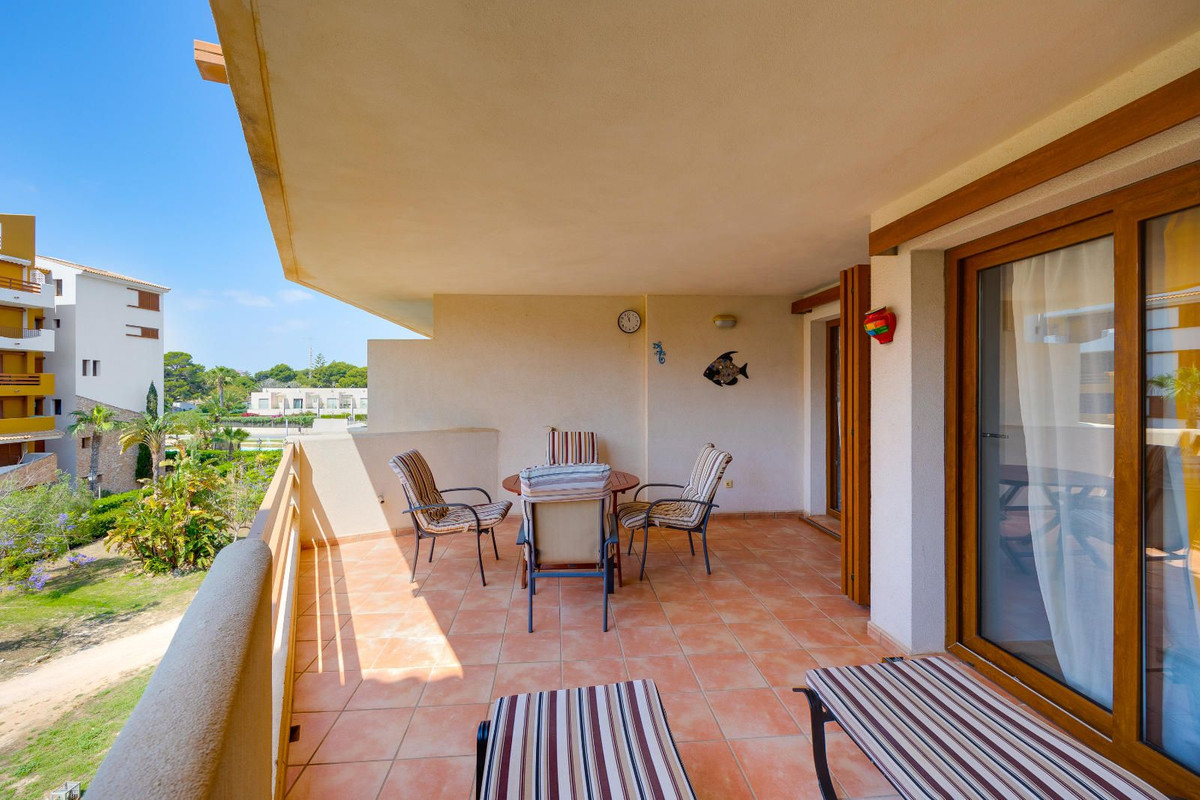 Se vende Apartamento Planta Media de 2 dormitorios en Costa Blanca, Alicante, España
