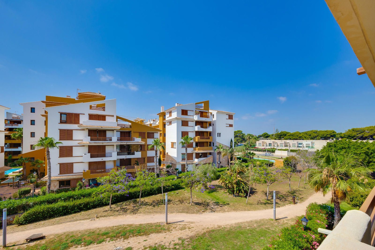 Se vende Apartamento Planta Media de 2 dormitorios en Costa Blanca, Alicante, España