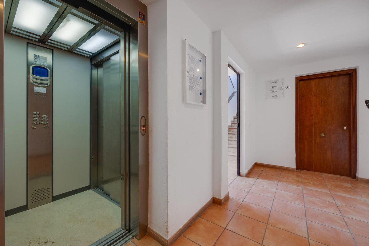 Se vende Apartamento Planta Media de 2 dormitorios en Costa Blanca, Alicante, España