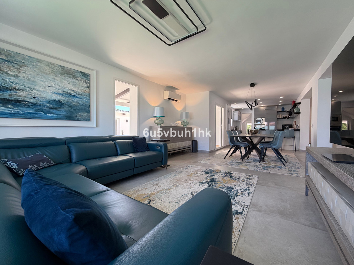 4 Bed Townhouse for sale in Benalmadena Costa Costa Del Sol, Málaga, Spain