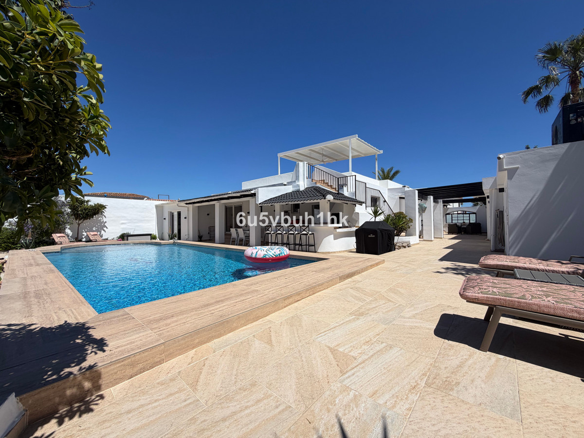 4 Bed Townhouse for sale in Benalmadena Costa Costa Del Sol, Málaga, Spain