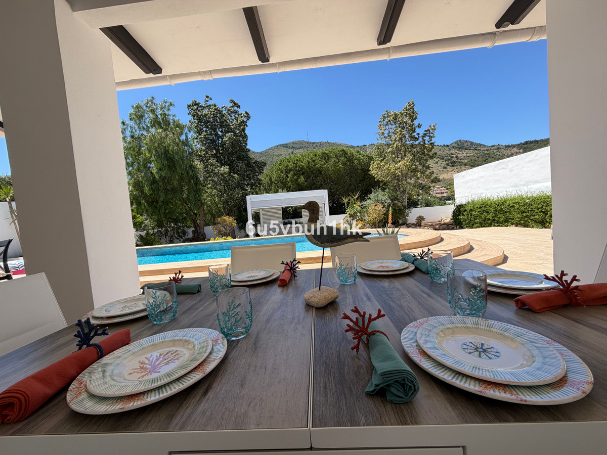 4 Bed Townhouse for sale in Benalmadena Costa Costa Del Sol, Málaga, Spain