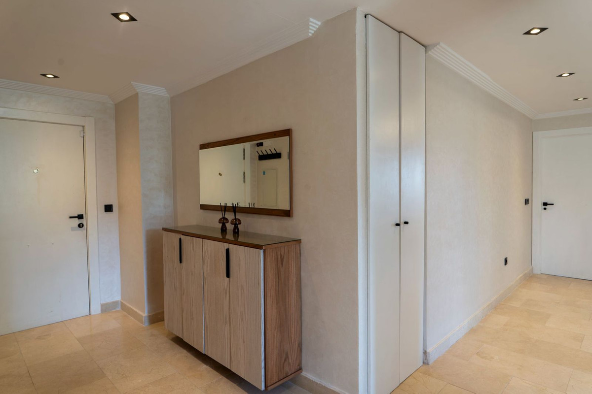 3 Bed Apartment for sale in Estepona Costa Del Sol, Málaga, Spain